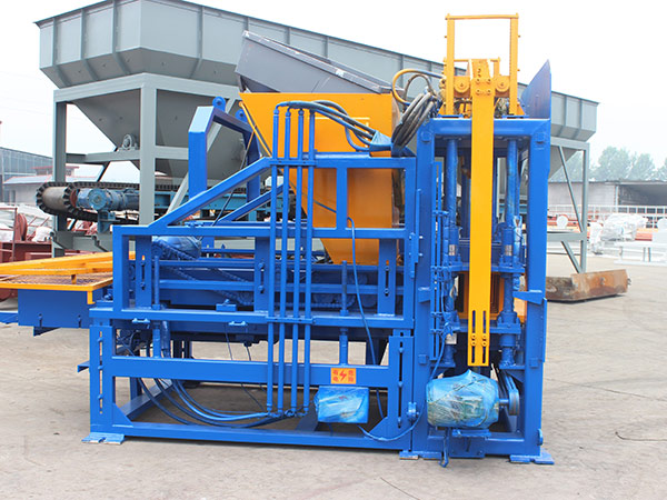 Brick Machine