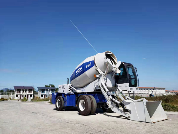 Large Self Loading Mixer